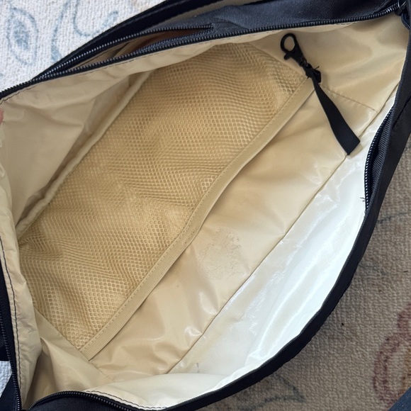 Canvelle Classic Crossbody Bag/Fanny Pack - Picture 6 of 9